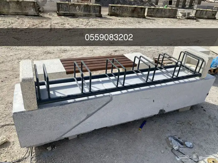 كراسي خرسانية حاويات نفايات مناهيل أحواض زراعة تجميلية 4