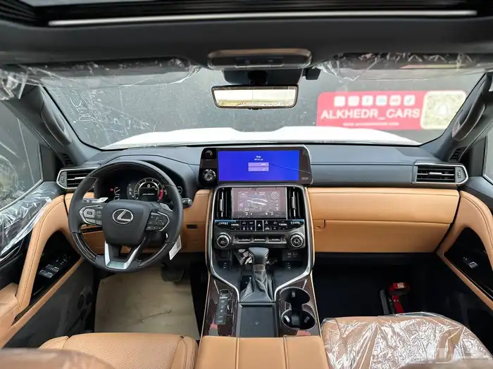 لكزس LX600 BB سعودي 2025 لدى شركة عبدالمجيد الخضر 8