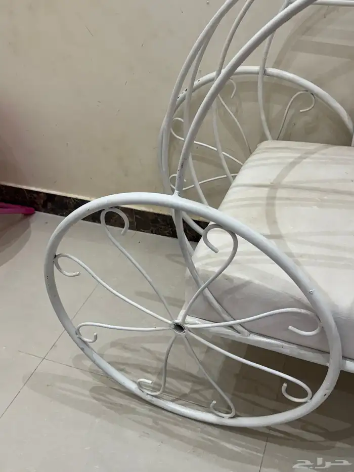 سرير اطفال و مواليد (شكل عربه) 4