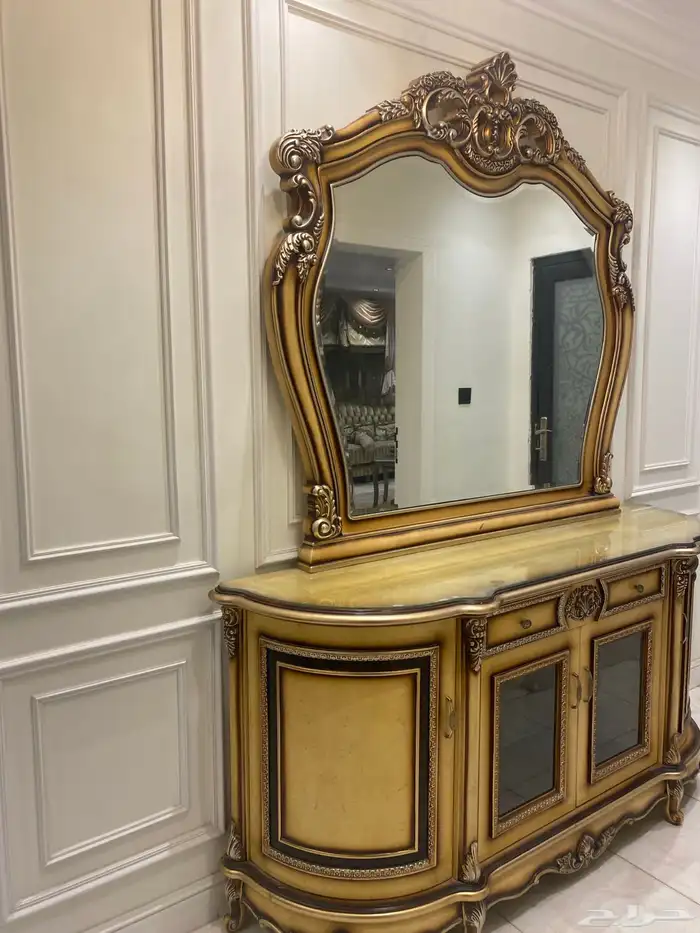 طاولة مدخل كلاسيكية ذهبية   مرآة فخمة   حالة ممتازة 0