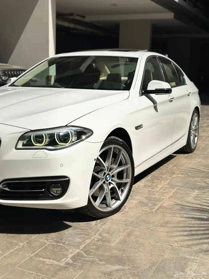 للبيع BMW 550i موديل 2014 1