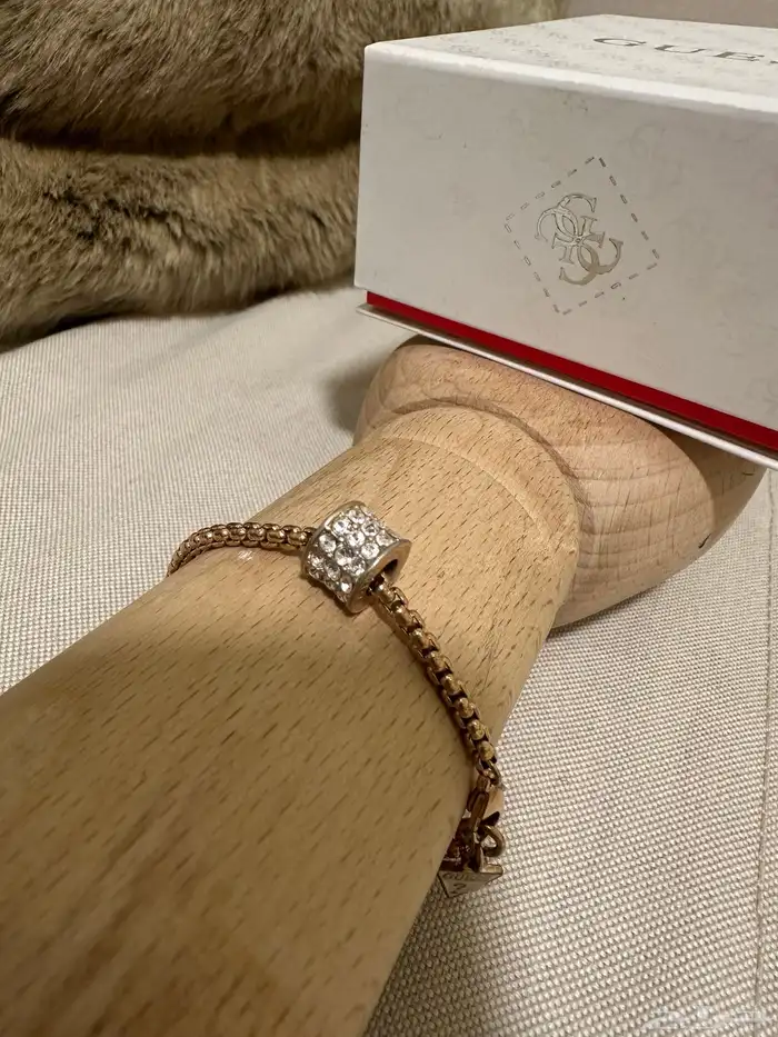 سلسال و أساور جس و فوسيل و ام كي 34