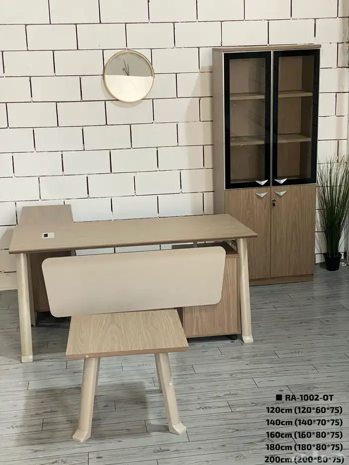 مكتب مع وحدة أدراج وسكرتارية 0