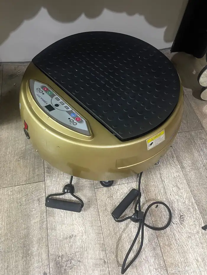سغرة طعام 8 كراسي ب 1000 كنبه تفتح وتصير سرير 600 لوحات جدا 2