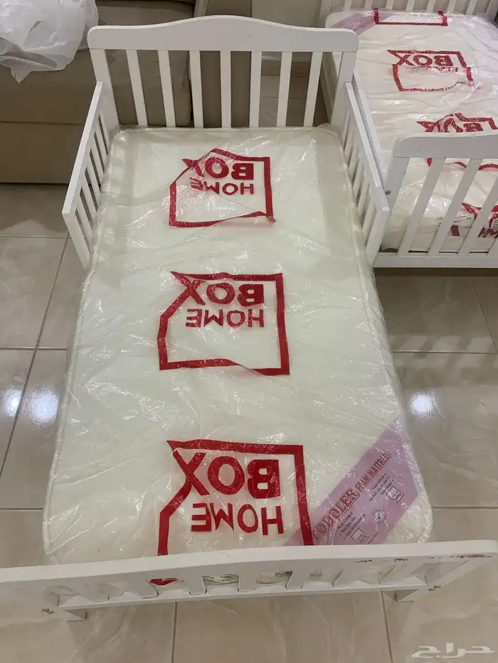 اثاث متنوع نظيف جدا  ومغلف 1