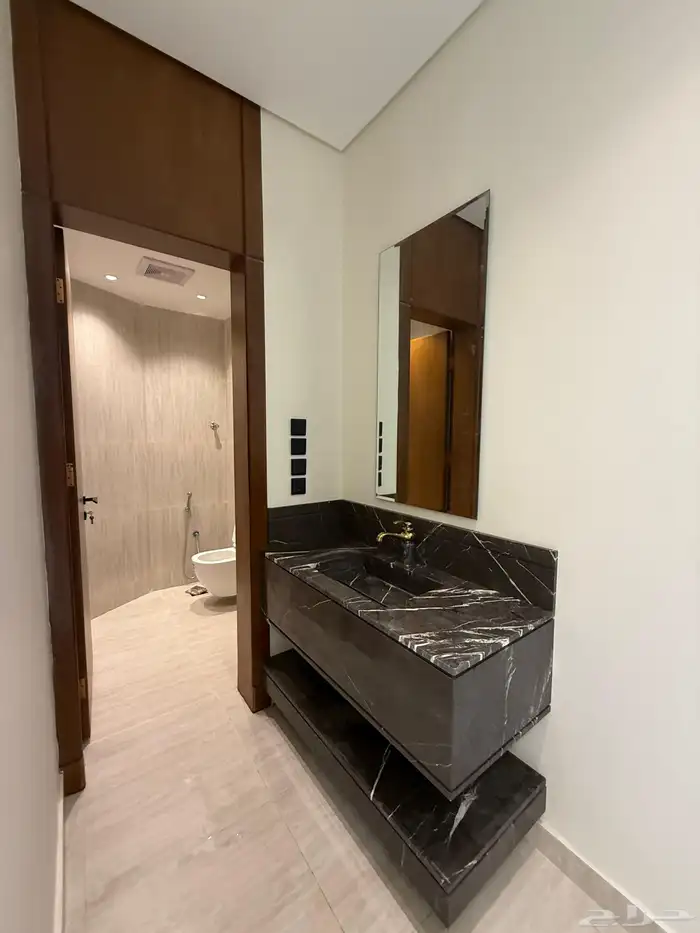 للبيع شقق علويه وشقق ارضيه تشطيب vip ف ابها البديع 21