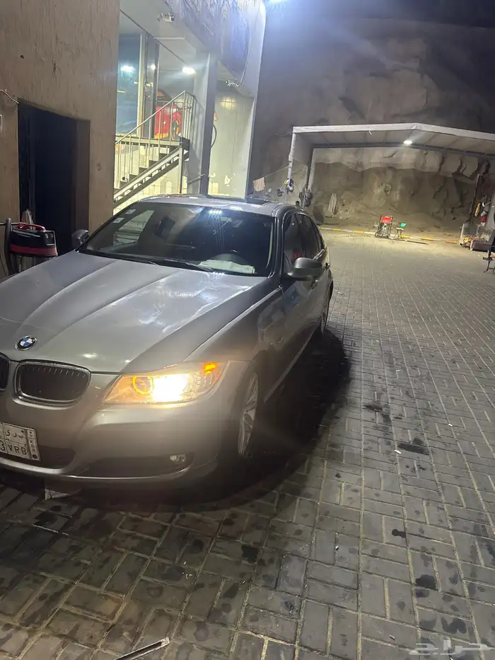 بي ام دبليو 323i 2