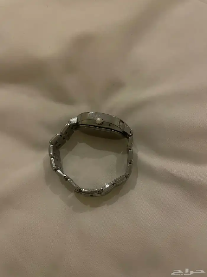 ساعه فضيه 1