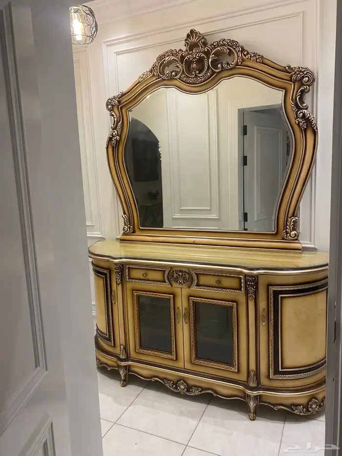 طاولة مدخل كلاسيكية ذهبية   مرآة فخمة   حالة ممتازة 2