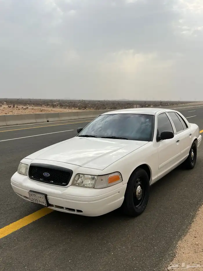 للبيع او البدل فورد 2003 بوليسي 0