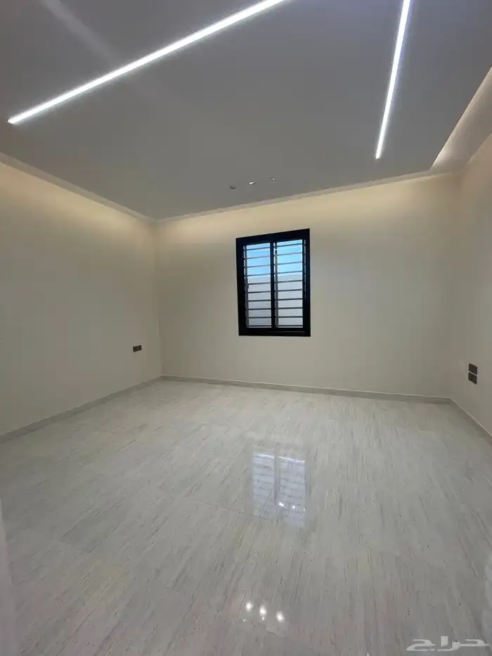 للبيع شقق دور أرضي مساحه شرحه ووسيعه في المحاله  ابها 13