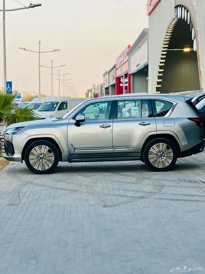 لكزس LX600 BB 2025 وارد سعودي 18