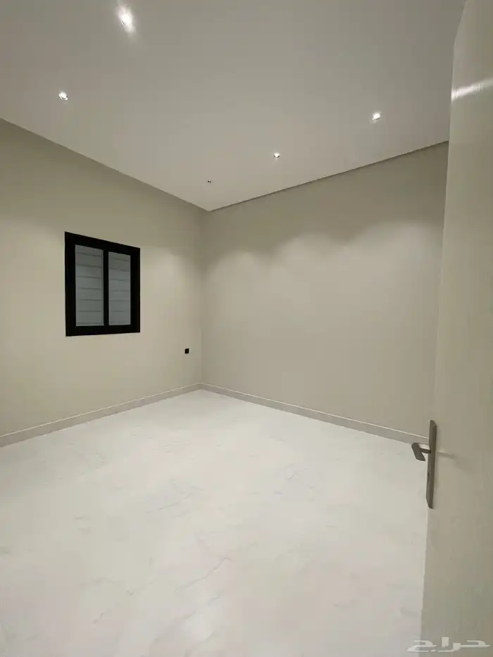 للبيع شقق دور أرضي مع حوش ومدخل سياره وشقق روف أحد رفيده 12