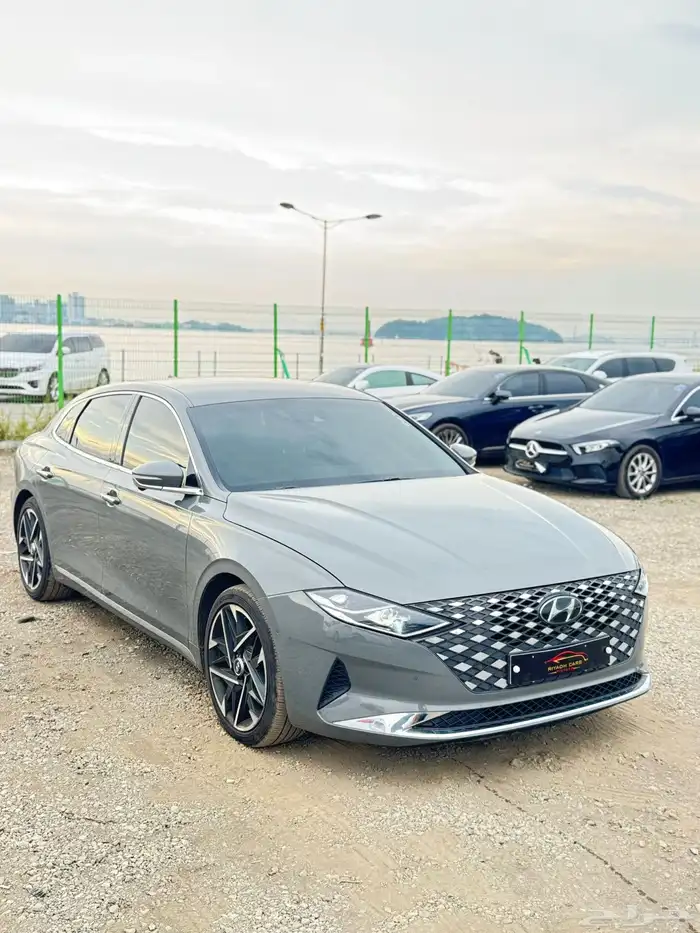 هيونداي ازيرا فل 2022 6V(بحاله ممتازه) 0