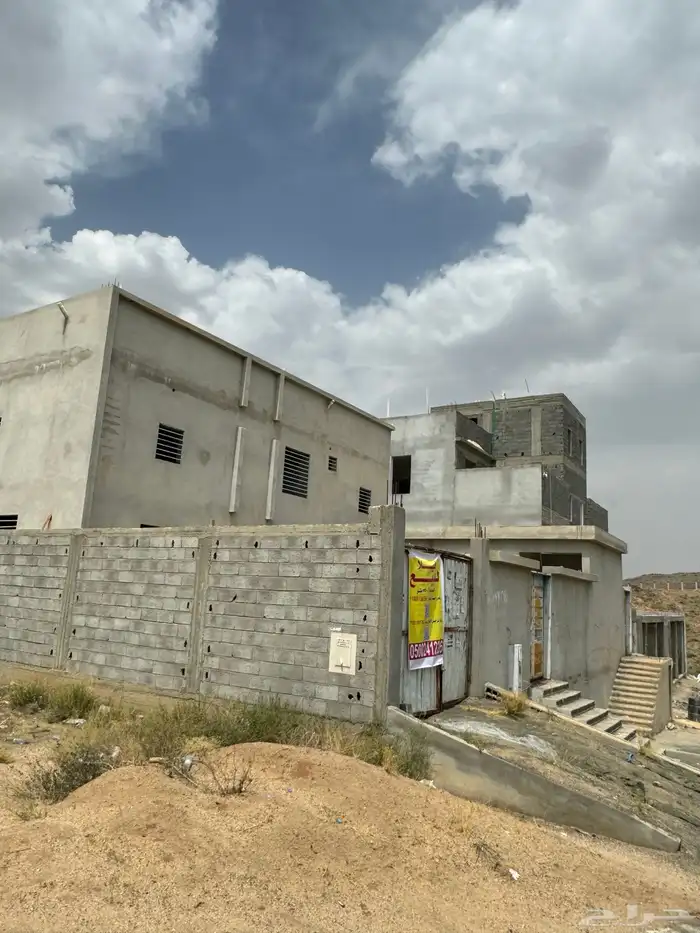 فيلا للبيع مستقلة في المحالة مساحة 750 1
