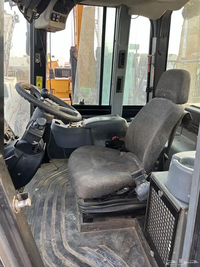 شيول CAT 966H موجود في الامارات 12