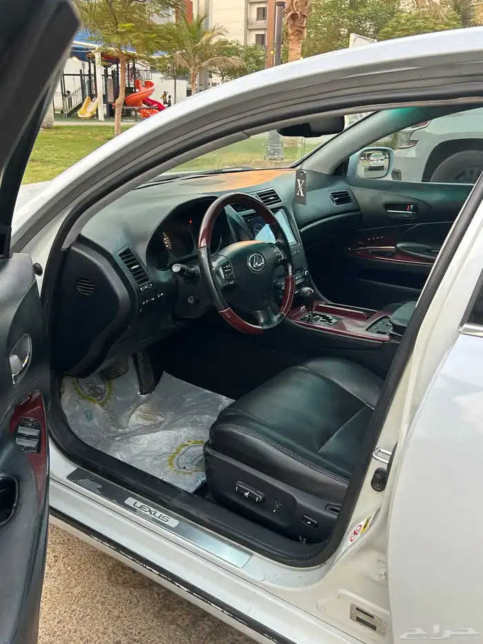 لكزيس GS300 نظيفة 7