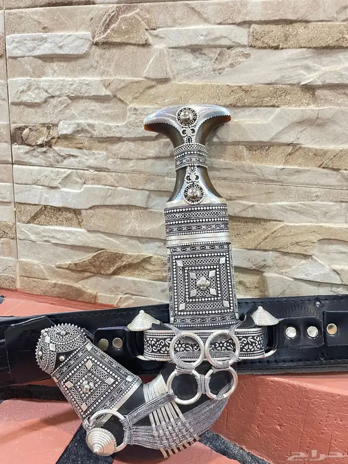 خنجر قرن طبيعي 0