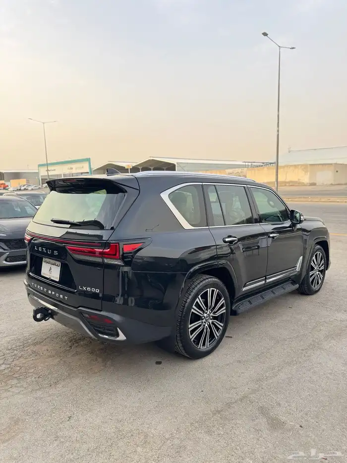 لكزس BB - LX600 - 2025 خليجي اسود عداد 12 الف فقط 3