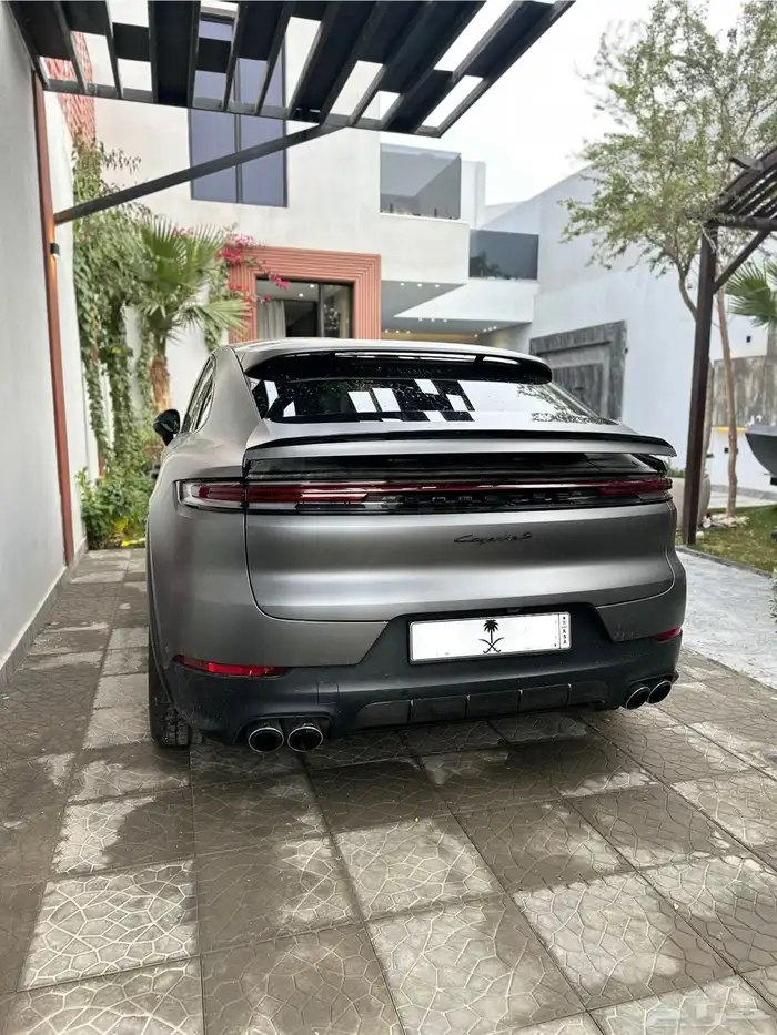 Porsche Cayenne S Coupe 2024 1