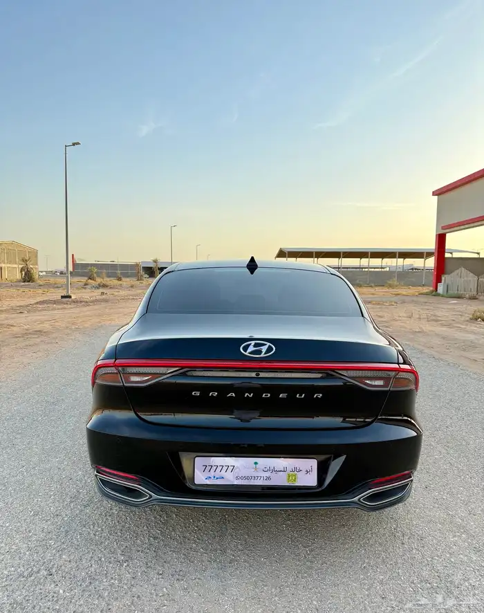 أزيرا 2022 بنزين نص فل 7