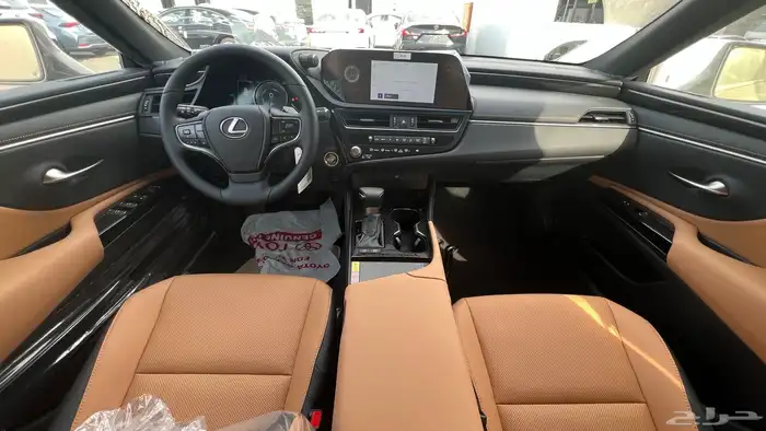 لكزس ES300h هايبرد 2025 ب189.750 شامل الضريبه 4