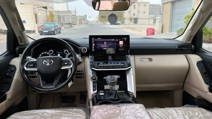 لاندكروزر - جي اكس ار 2022 - فئه -L3 مالك واحد شرط 31