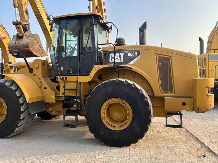 شيول CAT 966H موجود في الامارات 4