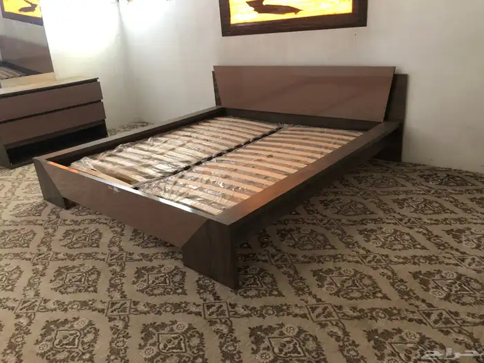 سرير للبيع مستخدم 1