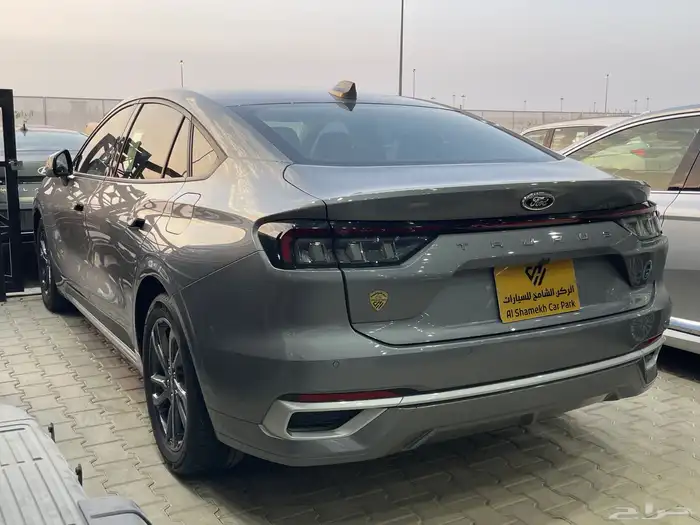 للبيع فورد تورس 2025 فئه ترند نص فل عداد 3الف 4