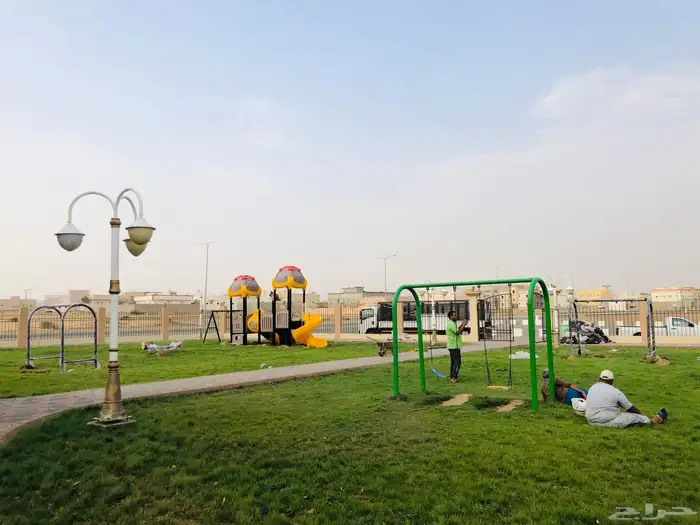 مستلزمات الحدائق اعمدة والعاب 2