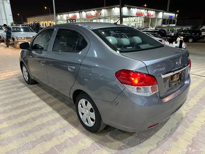 ميتسوبيشي اتراج موديل 2020 نظيف 16