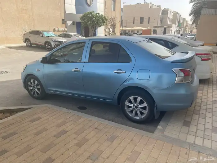 للبيع او البدل ياريس 2013 البدل بي هايلوكس غمارتين من 2007 0