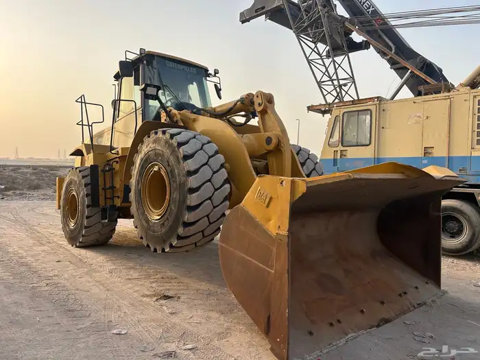 شيول CAT 966H موجود في الامارات 7