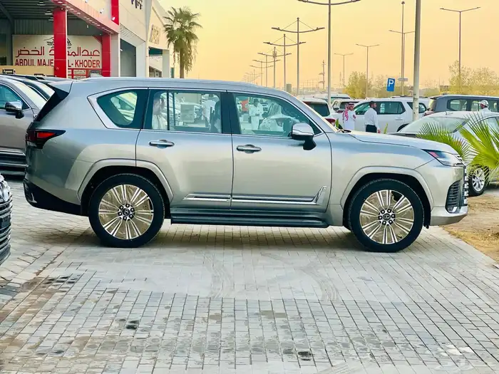 لكزس LX600 BB 2025 وارد سعودي 16