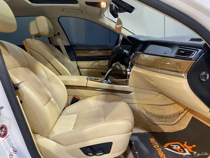 بي ام دبليو 730Li 2011 بحالة نظيفة 15