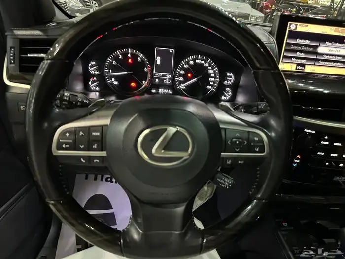 لكزس LX570 موديل 2018 فل كامل نظيف 9