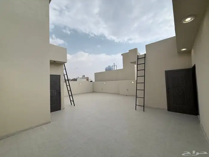 للبيع روف علوي مع حوش مساحات كبيره بالمحاله ابها 15