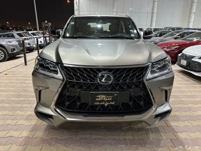 لكزس LX570 موديل 2018 فل كامل نظيف 0