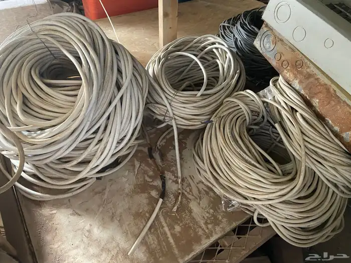 أسلاك كهرب مستعمل وعمود جازه نضيفه شرط 0