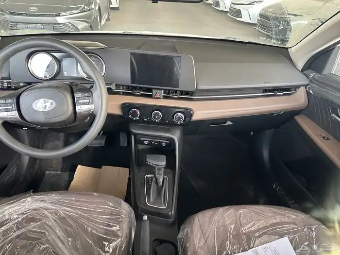 اكسنت استاندر ابيض موديل 2026 11
