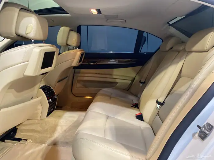 بي ام دبليو 730Li 2011 بحالة نظيفة 17