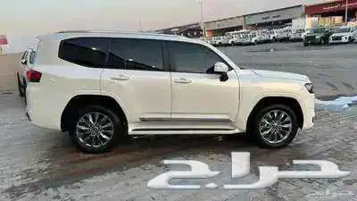 تويوتا لاندكروزر L4 GXR 2023 سعودي 3