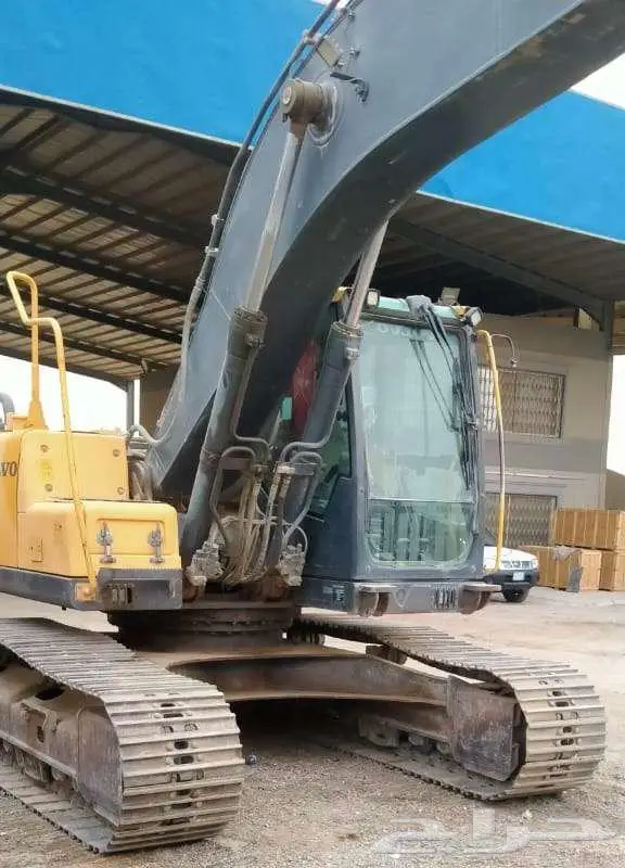 عدد إثنان بوكلينات فولفو للبيع 1