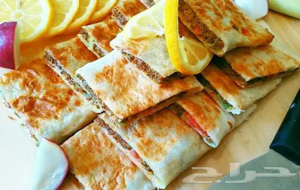 محل بوفيه للتقبيل موقع مميز محايل عسير 1