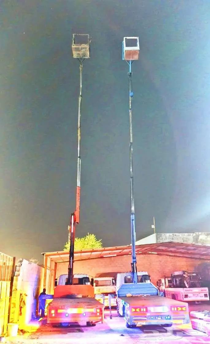 Boom truck with baskit for rent 18
