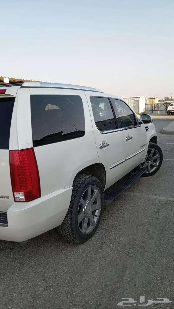 كاديلاك 2008 9