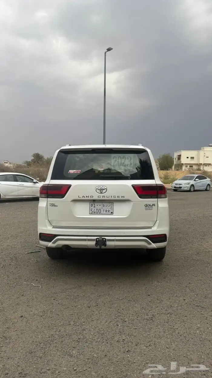 جيب لاندكروزر 2023 رقم 4 نظيف جدا 3