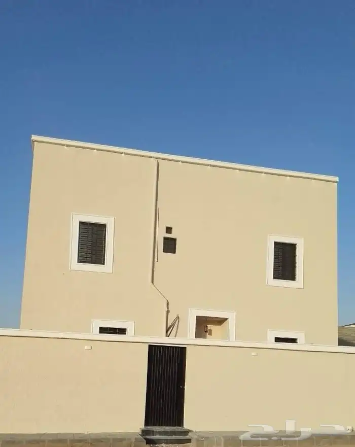 فله للبيع ضاحية الإسكان على شارعين 16