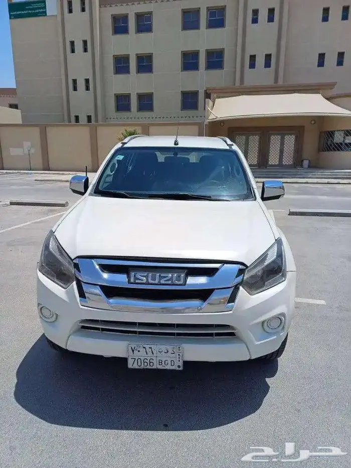 جيب ديزل mux 2019 للبيع بدون دبل الحد 50 الف 4
